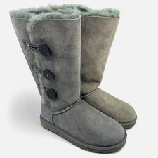 UGG Bailey Button Triplet Grey Womens Size 6 Boot Shearling Style