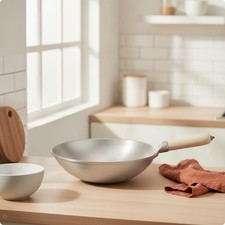 Wok Lightweight Aluminum Wok Stir Fry Pan Fast-Heating Cookware Ergonomic for