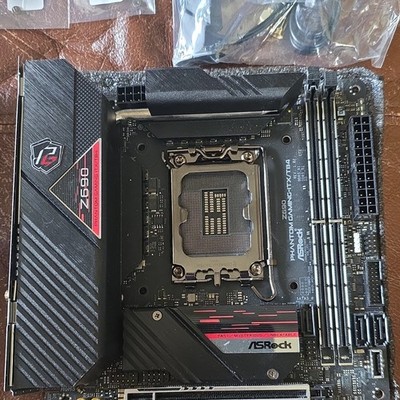 ASRock Z690 Phantom Gaming-ITX/TB4 Mini-ITX LGA1700 DDR5 Motherboard