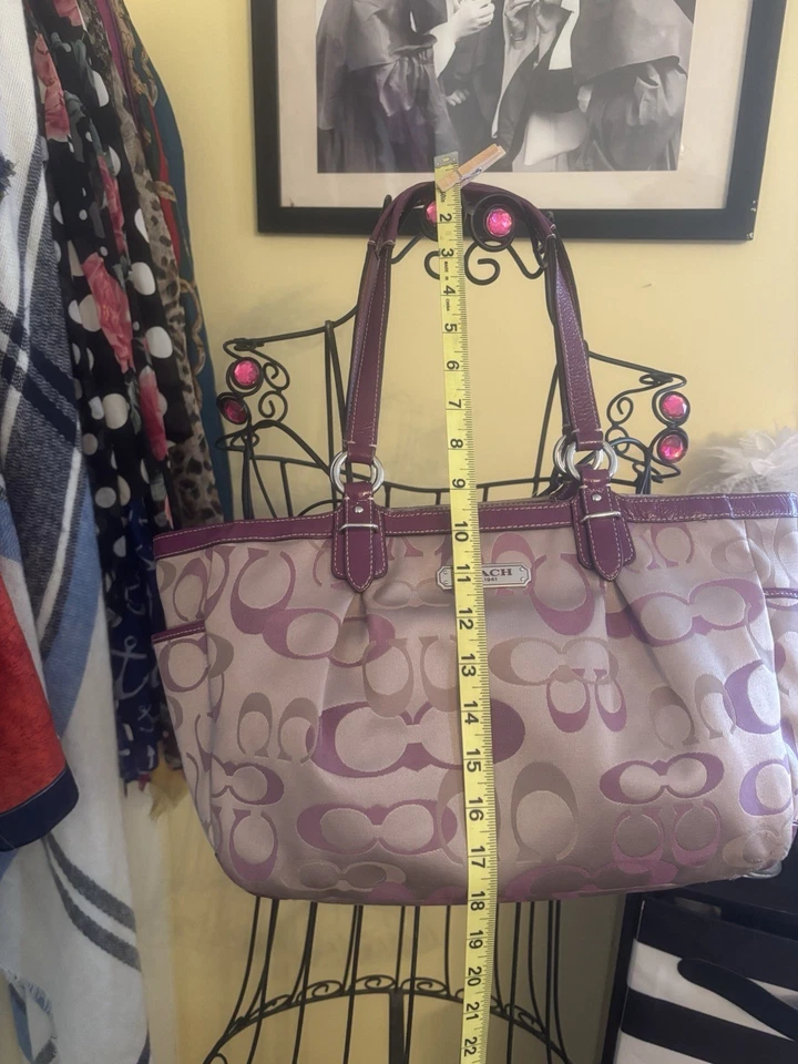 Women’s Coach Purse Purple and Pink Tones Shoulder Bag Excellent Condition - Image 3 of 4