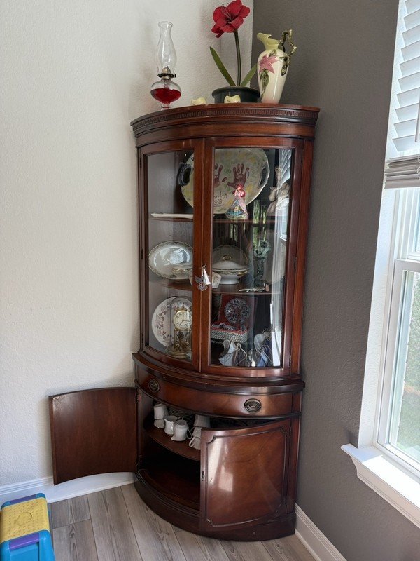 Curved Curio cherry mahogany Cabinet, 2Glass Doors, 3 Shelves, Drawer