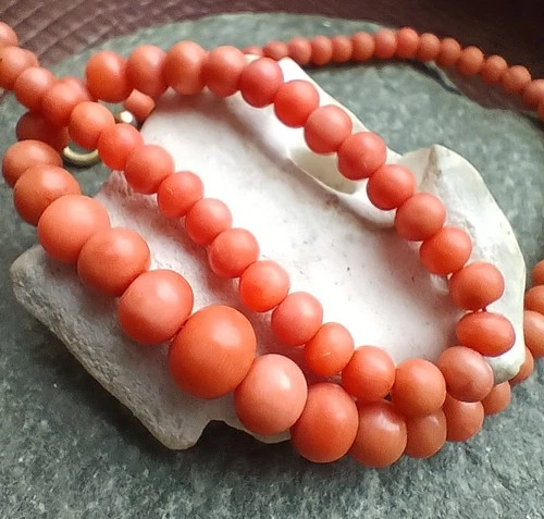 Vintage Italian Mediterranean Coral Necklace Beads 38 Cm