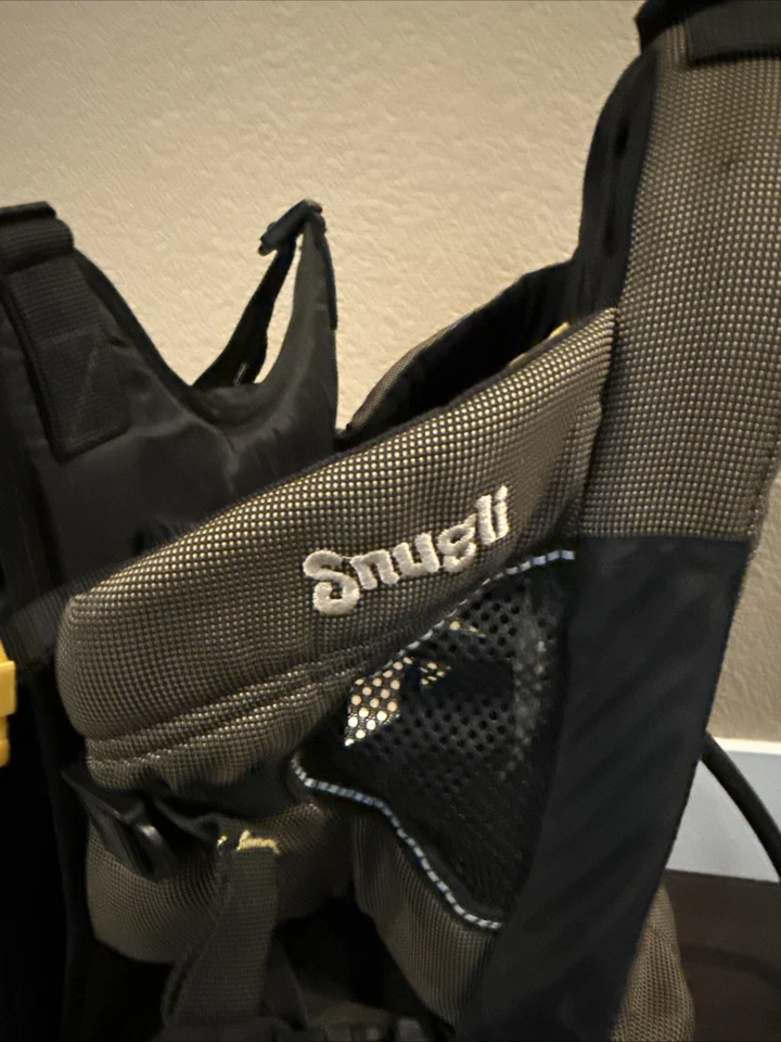 Mochila portabebés Snugli Cross Country con soporte Foto 4 de 4