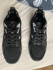 bee inspired trainers Size 9 Black Comfortable