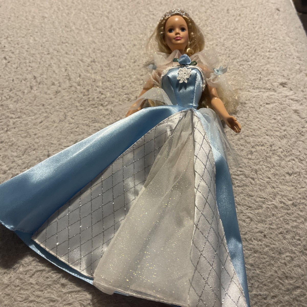 Sleeping Beauty Barbie Doll 1998 Mattel 20489 Eyes Open and Close