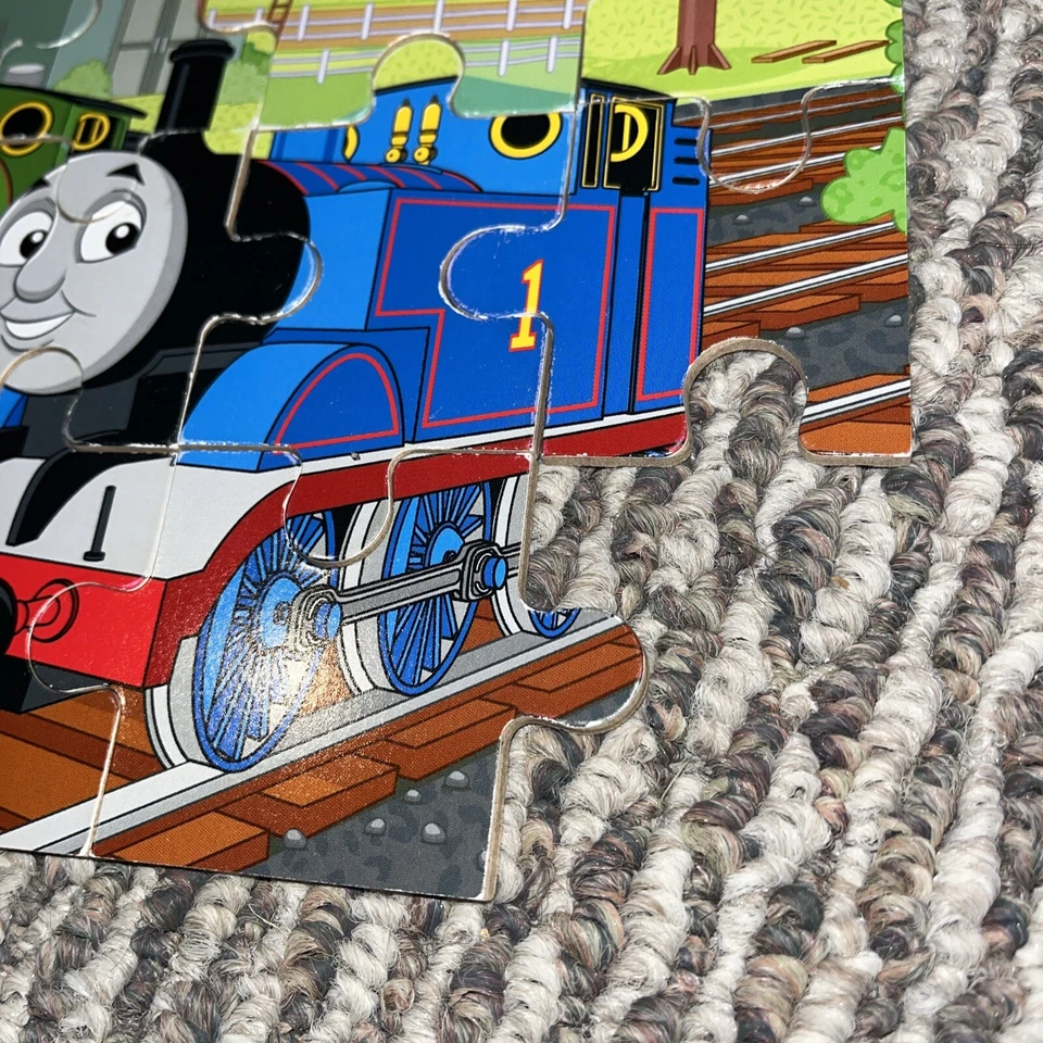 "Thomas The Tank Engine 3 rompecabezas 2010 con caja de madera (falta 1 pieza) 11"" X 8""" Foto 3 de 4