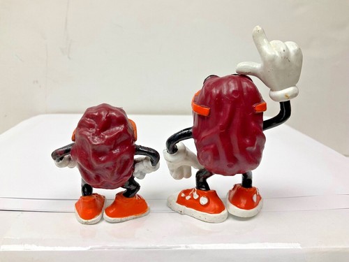 Lot 2 California Raisins PVC Figures Sunglasses Pointing #1 (1 Large & 1 Small) - Picture 3 of 6
