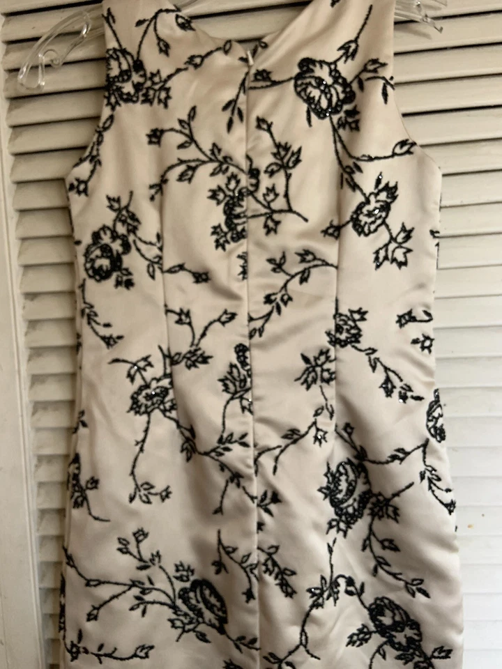 Nicole Miller Designer Black Floral Beading SatIn Sheath Dress Party Wedding - Image 3 of 4