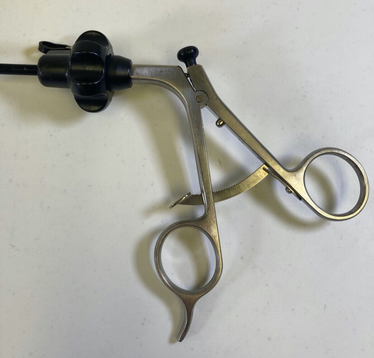 Stryker 250-080-234 & 250-080-315 5mm x 33cm Fundus Grasper