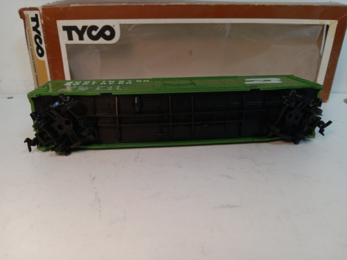 'HO' GAUGE, BURLINGTON NORTHERN Pulp Door Box Car 50' Tyco READ - Picture 10 of 15