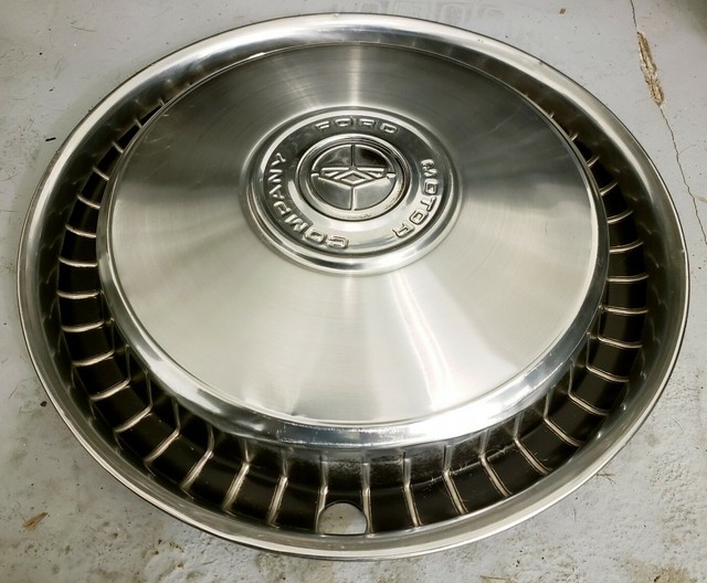 (1) OEM 19761991 Ford E100 E150 Econoline Cargo Van 15" Hubcap Wheel