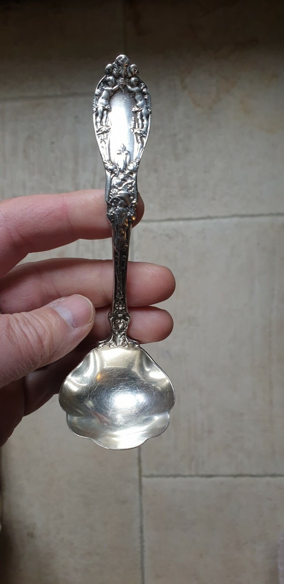 cuillère a médicament en argent