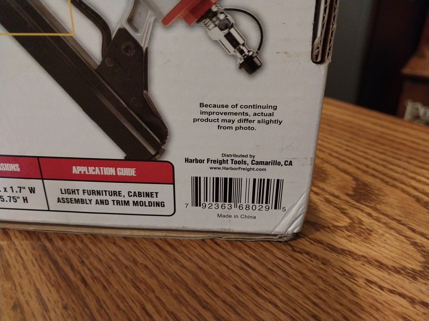 New Central Pneumatic 68029 20 Gauge Wide Crown Air Stapler holding 100