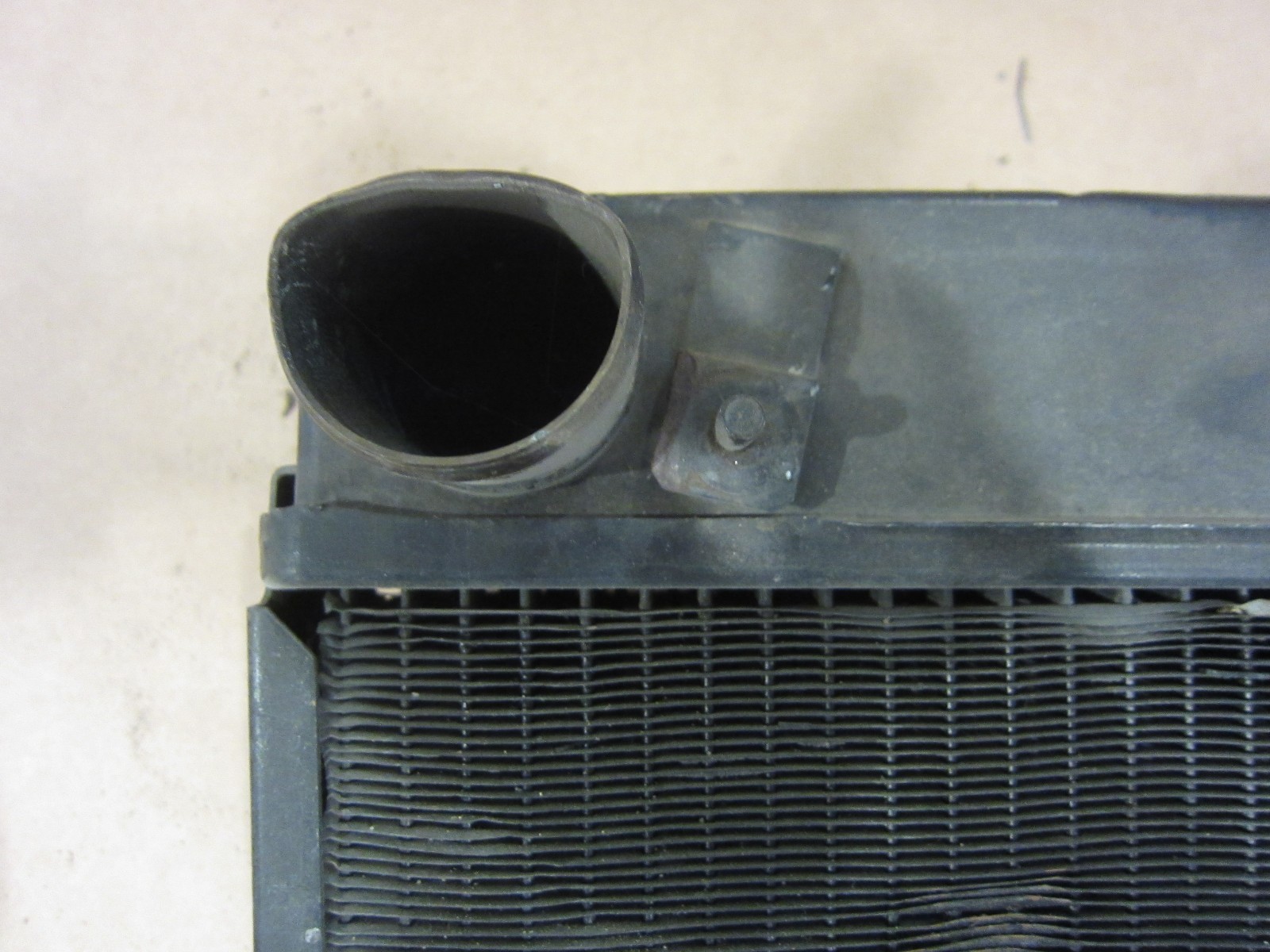 Ferrari Mondial 8 / 3.0 QV  - Water Radiator Cooler. Part# 116287