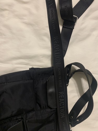 Kenneth Cole Reaction Black Crossbody Bag Small Pockets Adjustable Strap - Picture 7 of 10