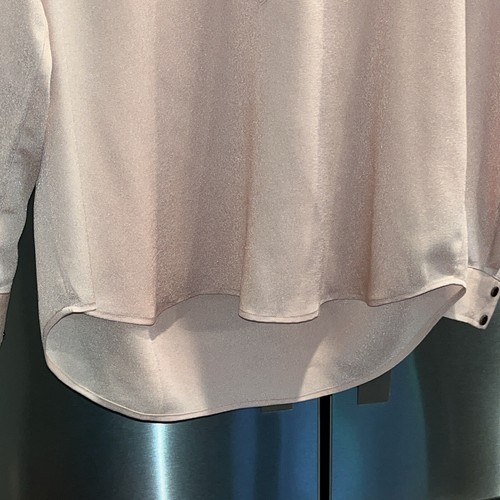 Adrianna Papell M BEIGE BLOUSE Soft Easy Wear Low V Cut Long roll Tab Sleeves M - Picture 5 of 12