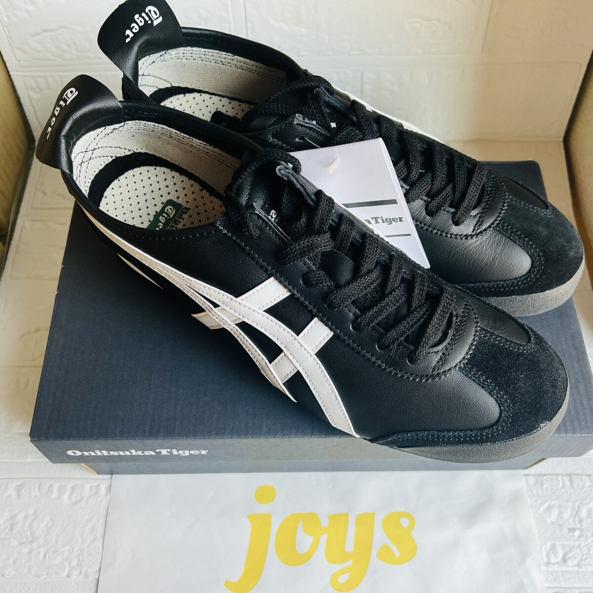 Onitsuka Tiger MEXICO 66 Black×White Onitsuka Tiger Mexico 66™ 
