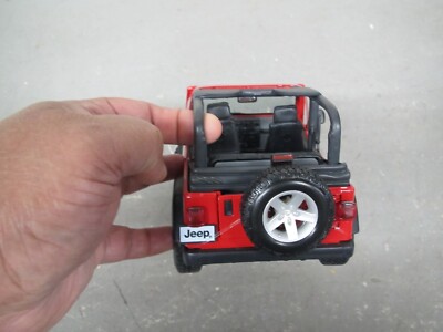 Maisto Special Edition Red Jeep Wrangler Rubicon 1 18 for
