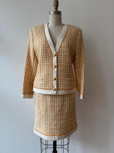Women Escada Suit Beige 40 / L / 48