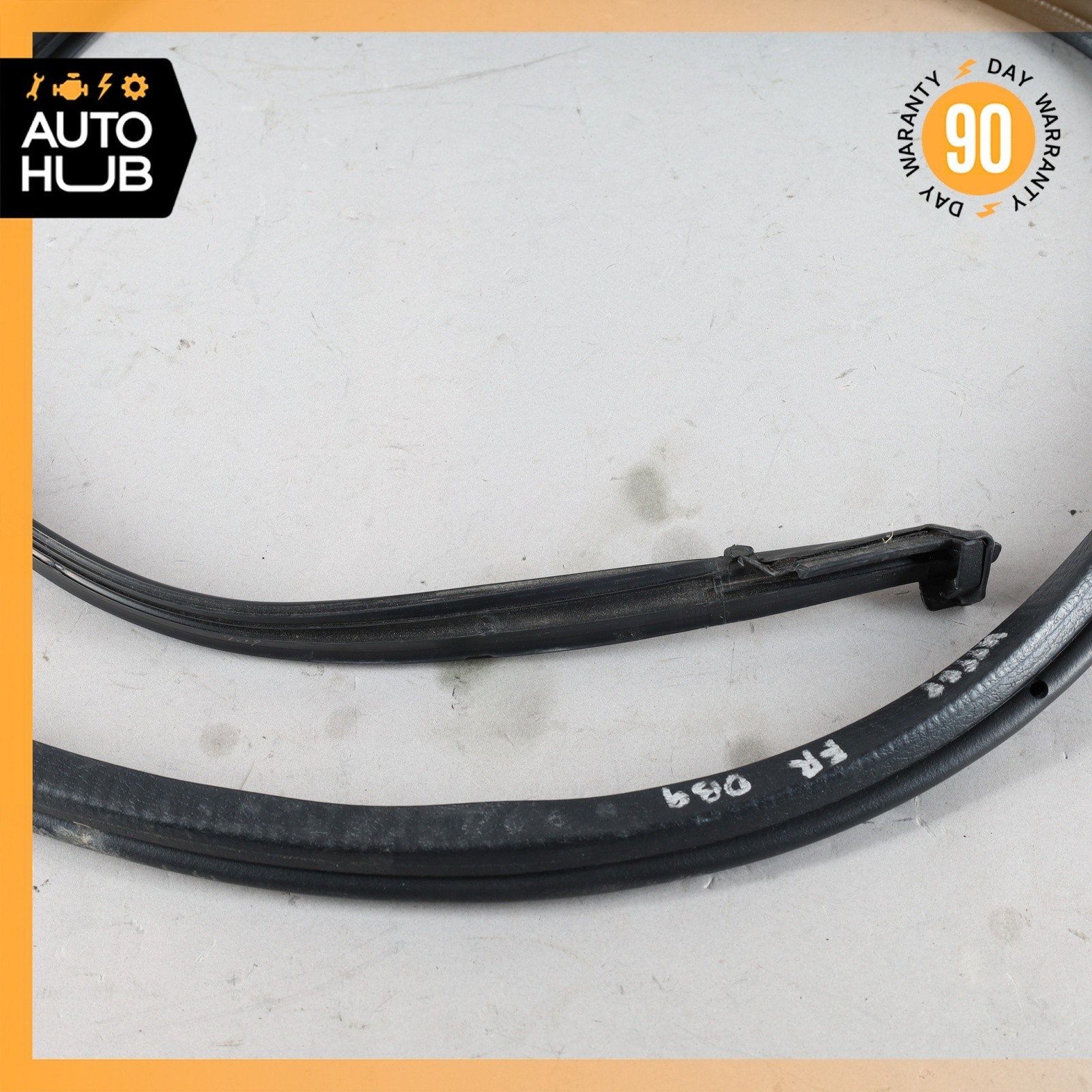 05-16 Aston Martin DB9 DBS Convertible Right Side Door Lower Rubber OEM 22k