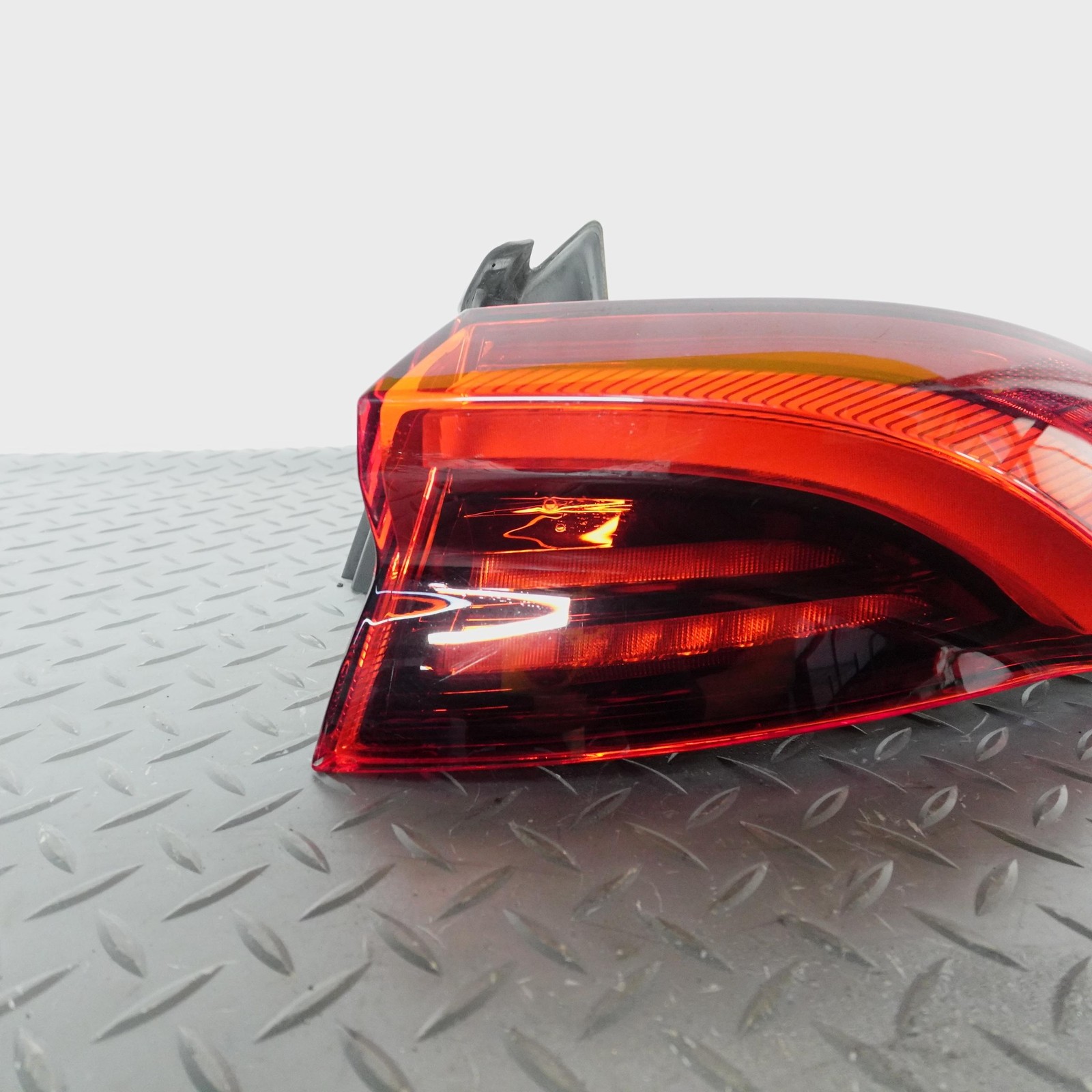 Maserati Grecale 2023-2026 REAR+RIGHT Tail light P/N 670157330