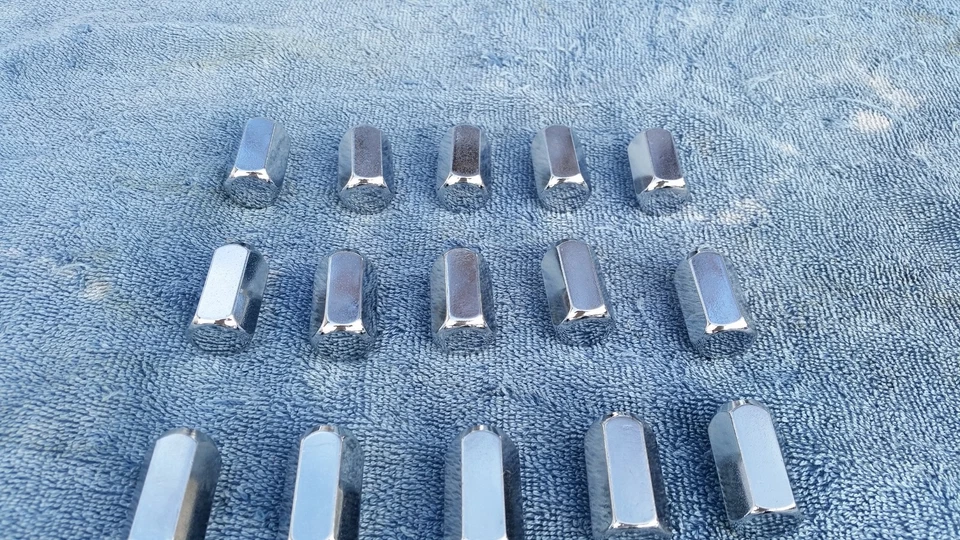 Tuercas Volvo 122 140 240 242gt 260 1800 1800e 1800es volvo 1272648 NOS OEM 20x Foto 3 de 4