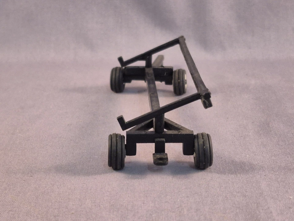 Ertl John Deere Combine Head Trailer Pull Behind Black Diecast 1:64 - Image 4 of 4