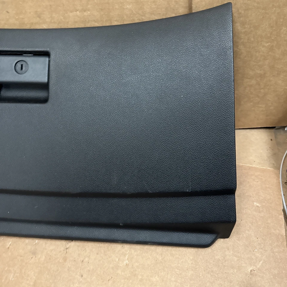 Guantera Infiniti G37 2008 2009 2010-2013 cupé OEM 0019 Foto 2 de 4