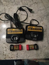 dewalt dcb095 gyroscopic screwdriver vhargers and batteries