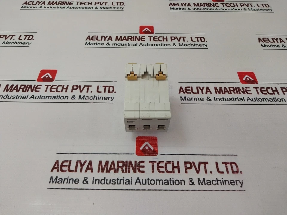 Disjoncteur Thermique MERLIN GERIN C32H 32A - Photo 2/4