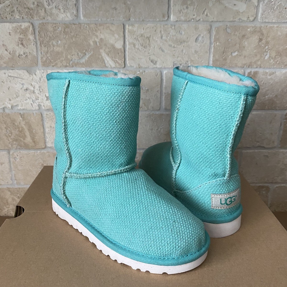 UGG Classic Short Verde Green Cancas Sheepskin Boots Youth Girls