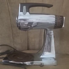 VINTAGE SUNBEAM DELUXE MIXMASTER 12 SPEED MIXER BROWN/CHROME w/BOWLS & BEATERS