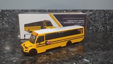 Autobús escolar modelo fundido a presión Thomas Saf-T-Liner C2 escala 1/54