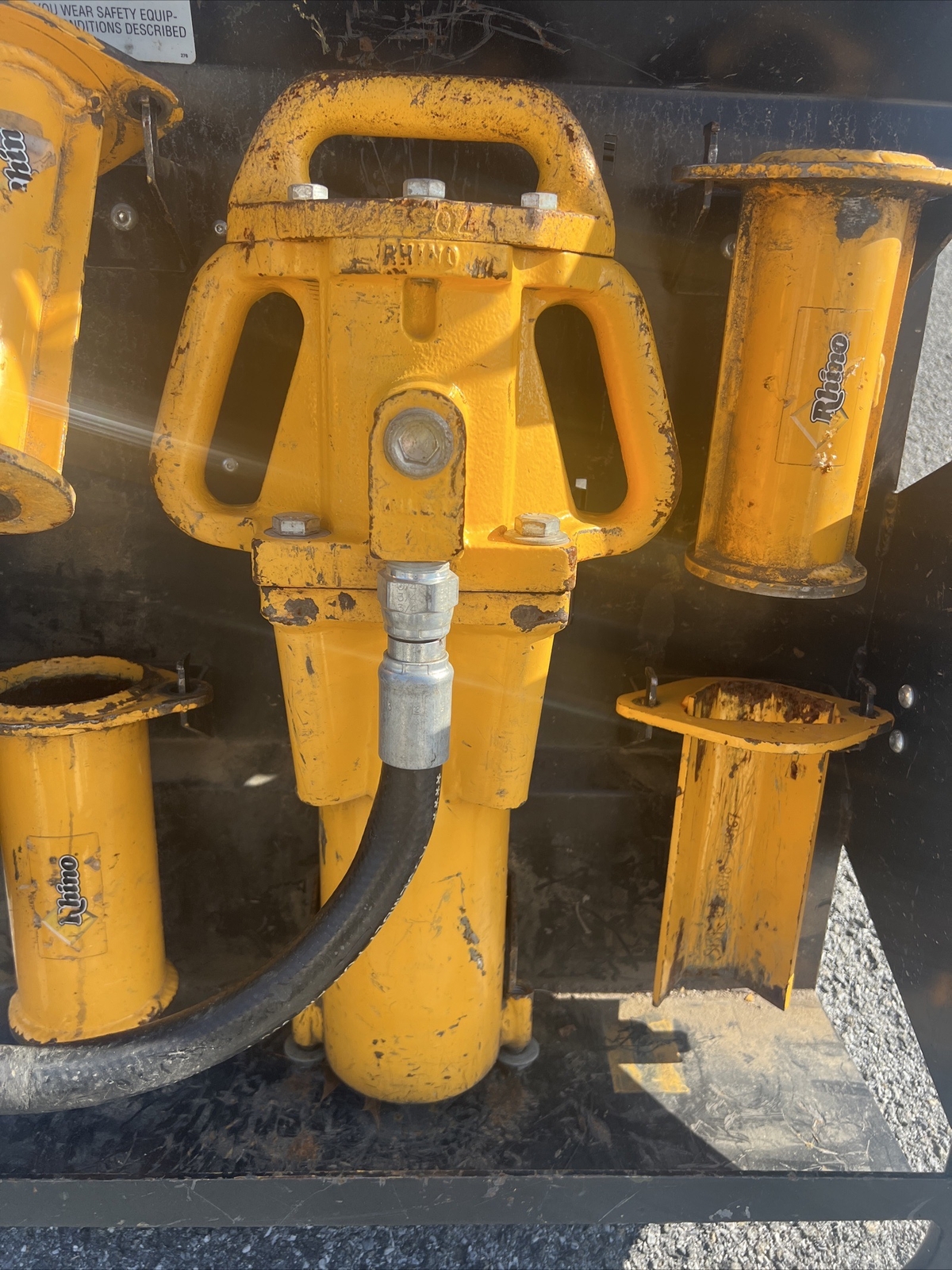 Rhino PD55 Pneumatic Fence Post Driver Puller with Attachments Nice