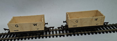 Tri-ang GW 10528 12T Waggon x 2 ~ Spur O ~ creme ~ SIEHE BILDER ~ KOSTENLOSER VERSAND