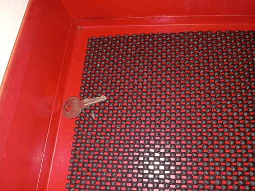 3 DRAWER METAL TOOLBOX W/ KEY - Picture 5 of 9