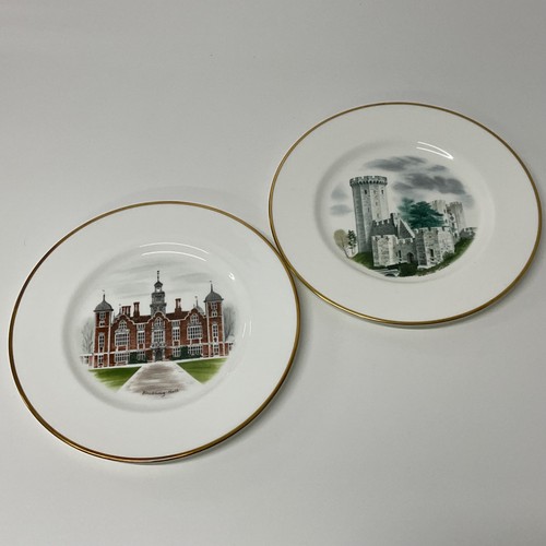 Wedgwood England Warwick Castle & Blickling Hall Collector Plates (J1) W#688