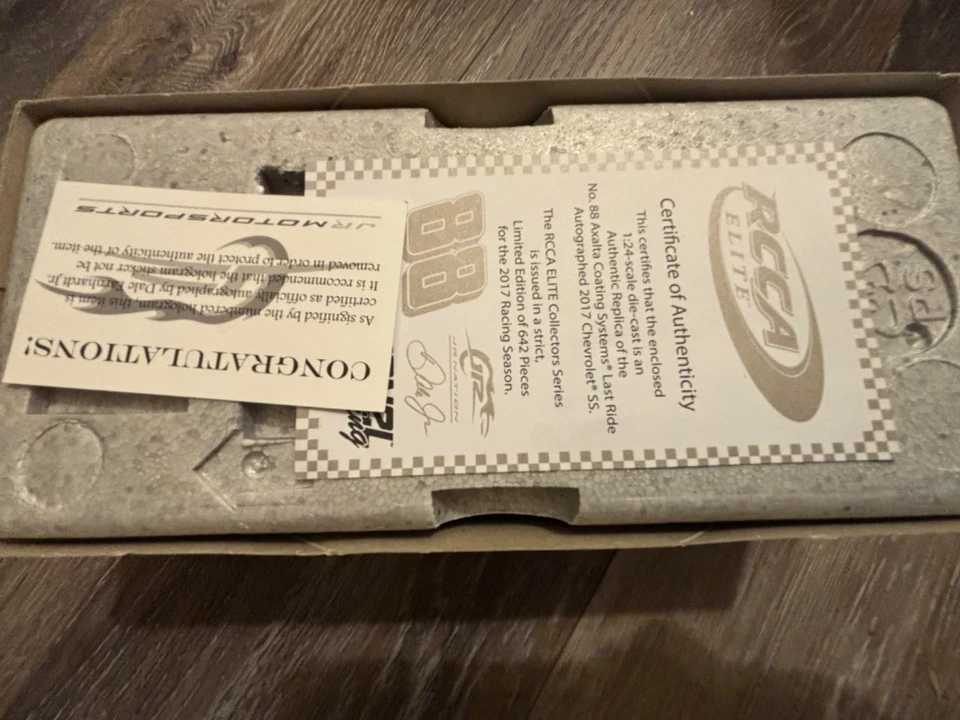 Dale Earnhardt #88 Axalta Last Ride Elite autografiado 1/24 Foto 3 de 4