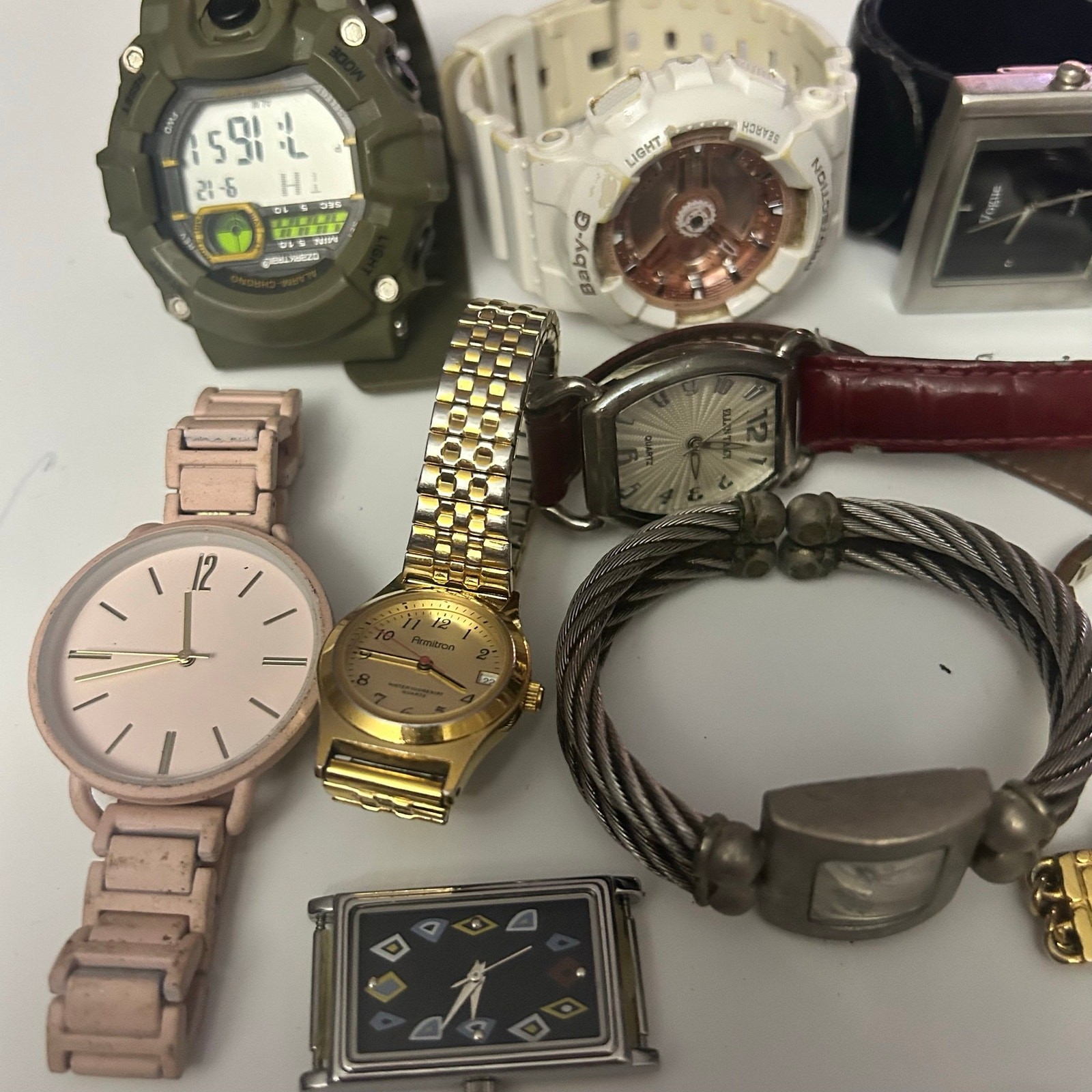 Assorted Watches Used Not Working For Parts Or Pieces lot 8 image 2