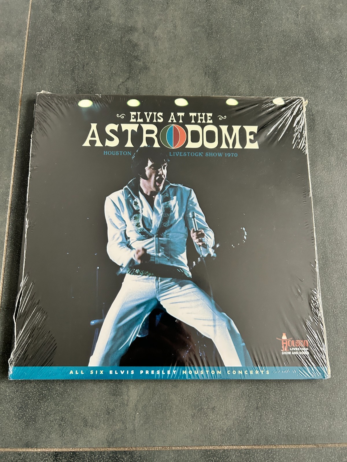 Elvis Presley - Live At The Houston Astrodome 1970 -6 CD’s 1 DVD 16 Page Booklet