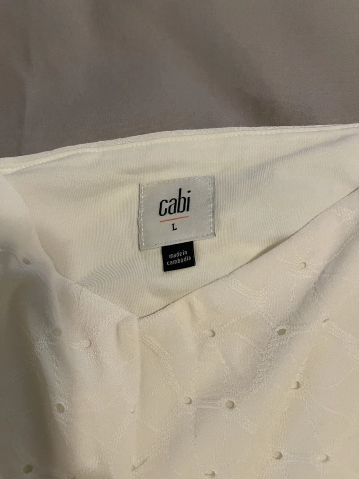 Tanque con ojales blancos Cabi #6561 nuevo sin etiquetas talla L Foto 3 de 4