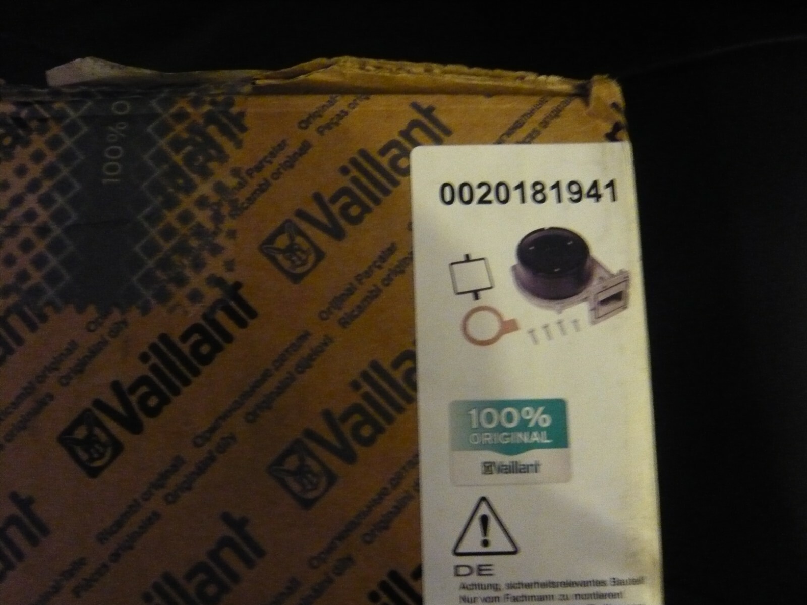 GENUINE VAILLANT ECOTEC FAN  0020181941 NEW