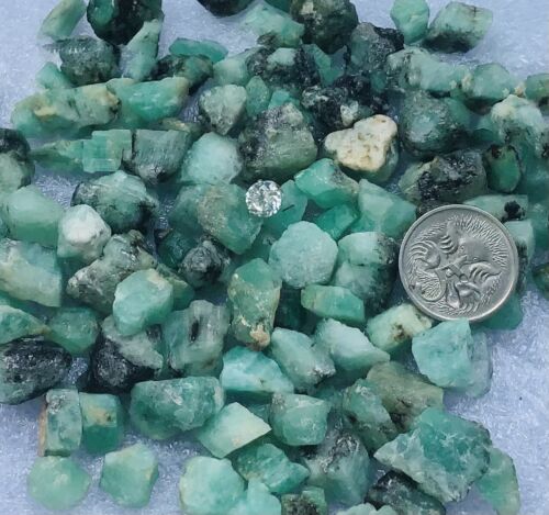 AUSTRALIAN BERYL EMERALD CRYSTAL SPECIMENS 100% NATURAL 75CARATS - Afbeelding 1 van 3