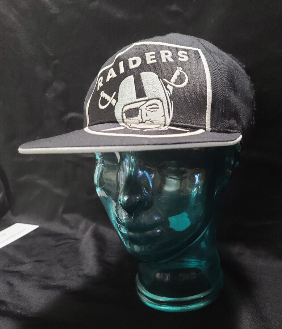 RAIDERS キャップ NFL ロゴ付き Reebok社製 Raiders Football NFL Reebok Authentic Sideline Hat Cap AFC