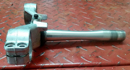 02 03 Yamaha R1 Triple Tree Lower Steering Stem Under Fork Bracket 5PW-23340-00 - Picture 5 of 10