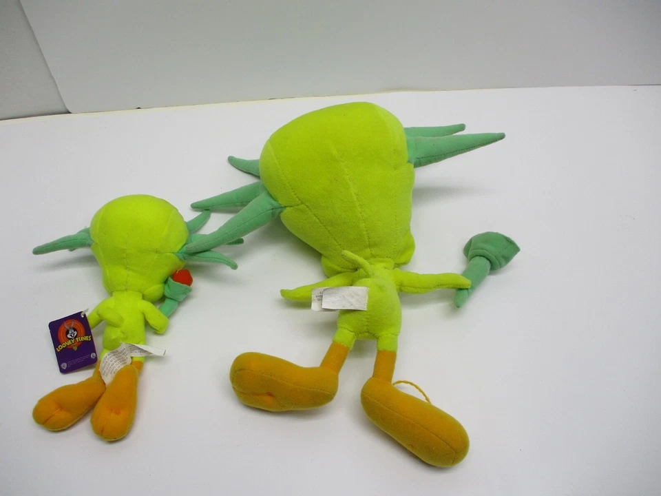 2 12/16" Piolín Pájaros Peluche Muñeca Estatua Libertad NANCO 2003 Looney Tunes Foto 2 de 4