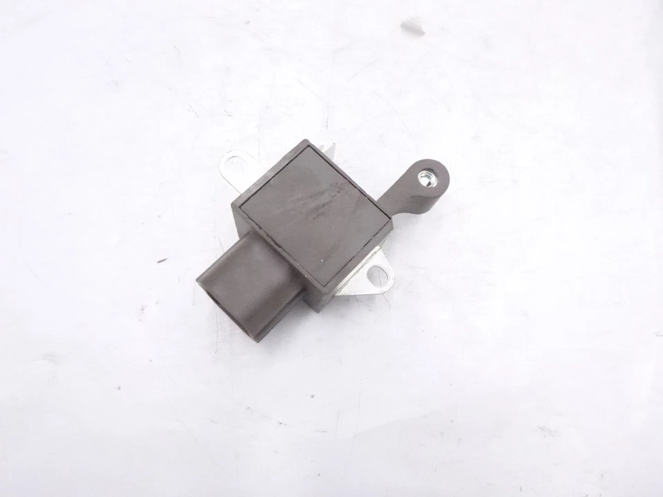 Regulador de alternador de tensão 12 volts para 2006-2008 Toyota Rav4 104210-4521 - Imagem 2 de 4