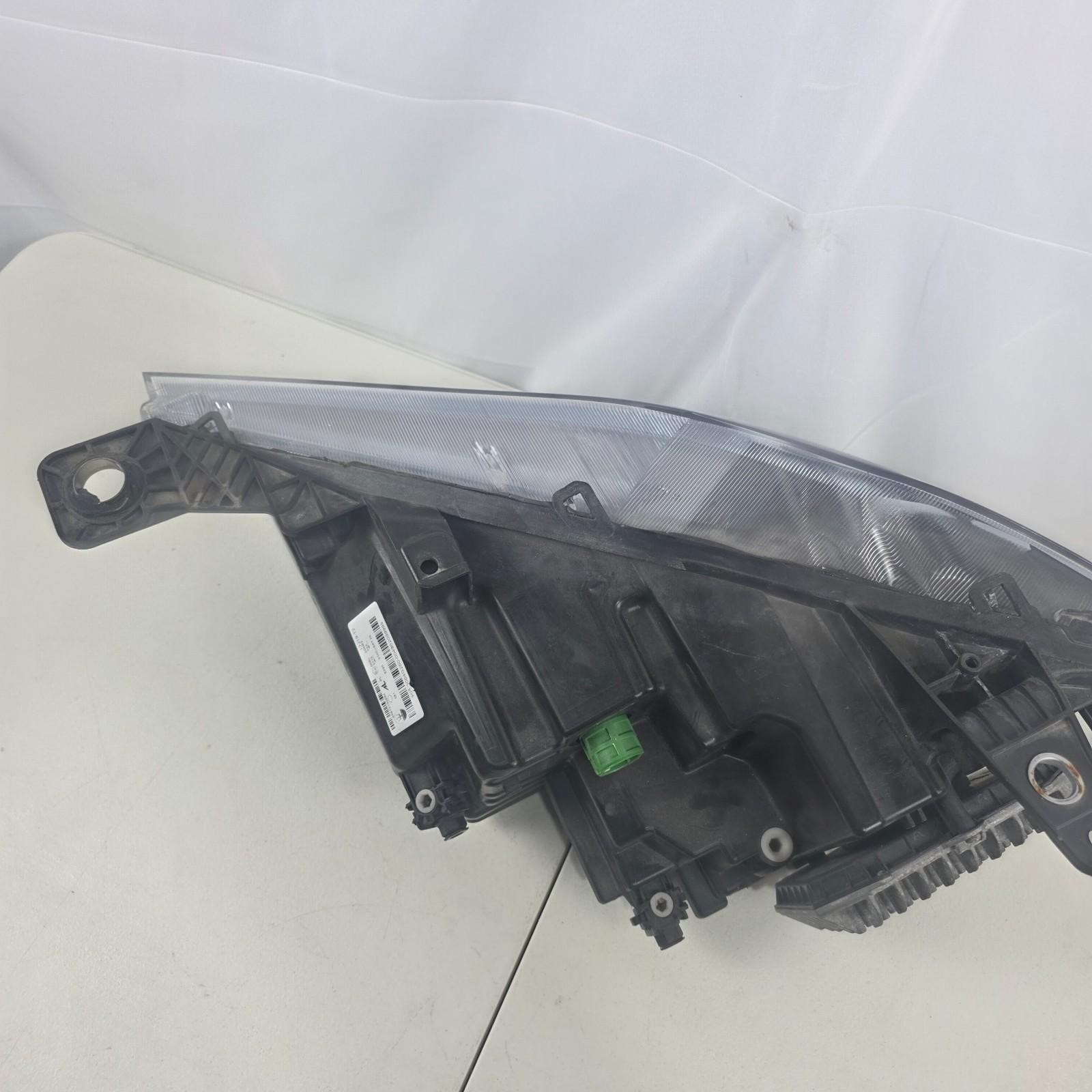 Maserati Ghibli 2014-2017 Right Headlight P/N 00670100984