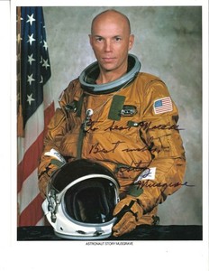 STOREY MUSGRAVE NASA Astronaut Lot of Photo, Data Sheet Card SIGNED AUTOGRAPHS