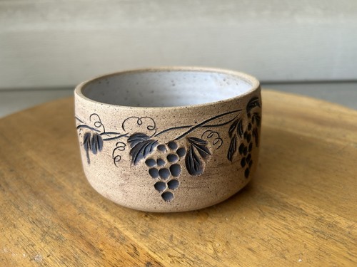 Vintage Sabie Carey Grapevines Tan Speckled Small Art Pottery Bowl 4" Sabieware